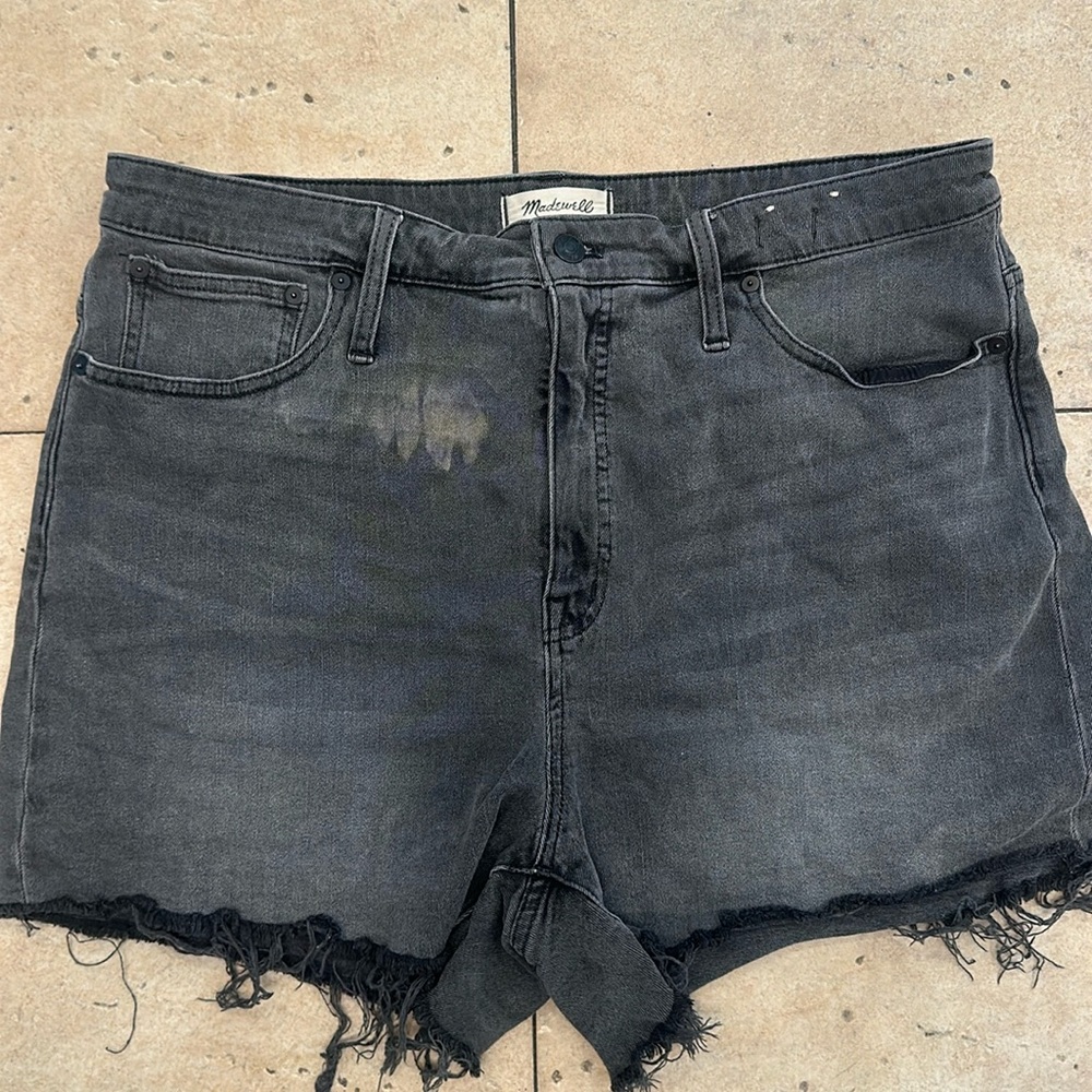 Madewell women’s high rise denim shorts black wash size 33